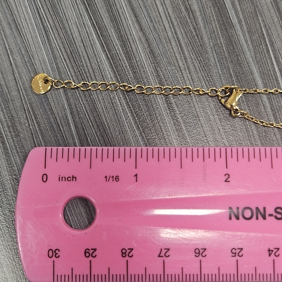 NEW Mother Of Pearl Dainty Carved Hibiscus Flower Pendant - Picture 7 of 9